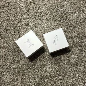 APPLE AIRPODS PRO 2ND GENERATION WITH CHARGING CASE